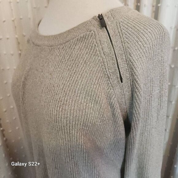 S41 Liz Claiborne sweater with shoulder zip - Picture 5 of 7